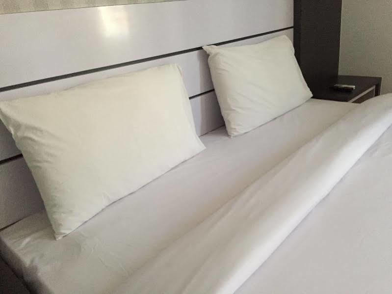 Redlink Hotel Batam Zewnętrze zdjęcie