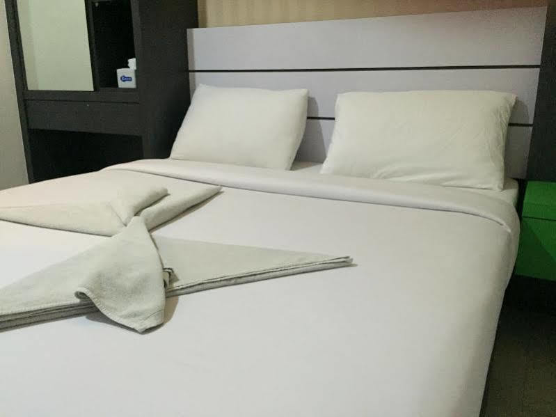 Redlink Hotel Batam Zewnętrze zdjęcie