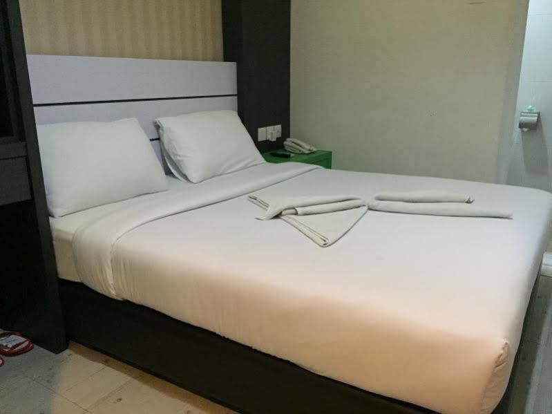 Redlink Hotel Batam Zewnętrze zdjęcie